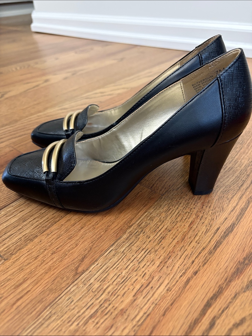 Bandolino Block Heels - Picture 2 of 7